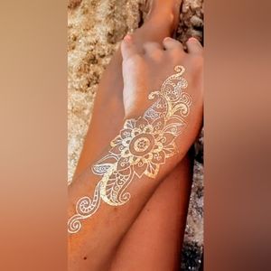 🌞 FREEBIE CHOICE? W/Purchase! Trendy Golden Temporary Tattoo! ⭐